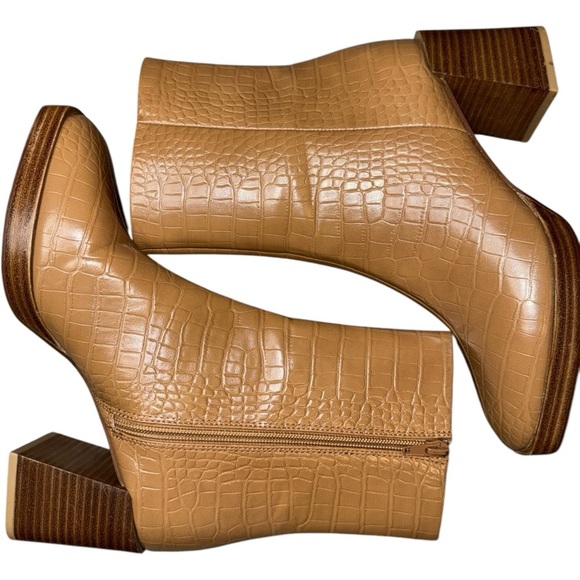 CHINESE LAUNDRY Danica Croc Embossed Bootie Camel Tan Ankle Zip Boots Women's 8 - Picture 1 of 7